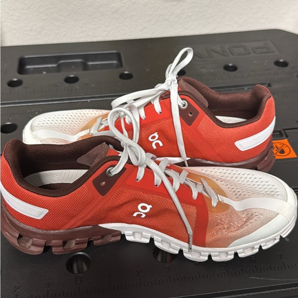 On Cloud Running Women's Running Shoe - Size 7.5 - Picture 3 of 6